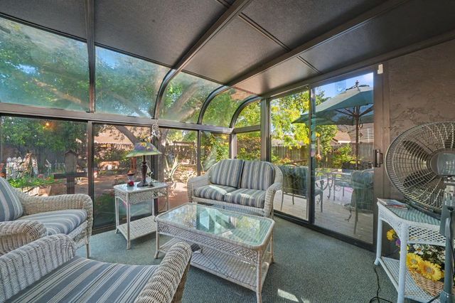 20100 Apple Dr, Lockeford, CA 95237