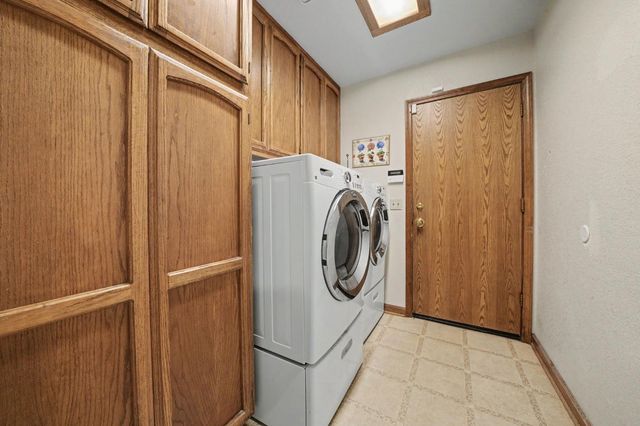 20100 Apple Dr, Lockeford, CA 95237