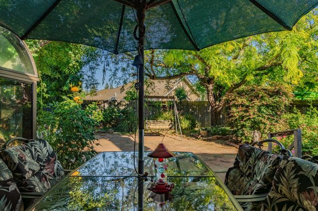 20100 Apple Dr, Lockeford, CA 95237