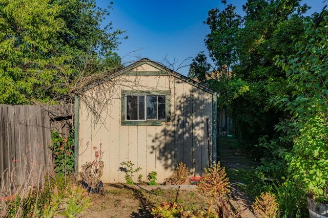 20100 Apple Dr, Lockeford, CA 95237