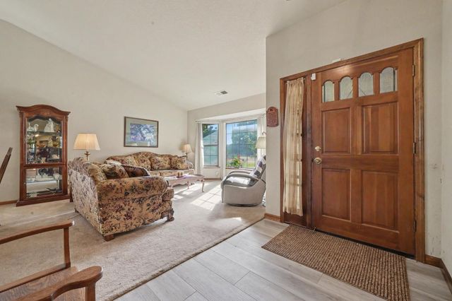 20100 Apple Dr, Lockeford, CA 95237