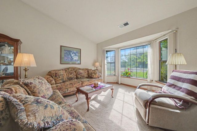 20100 Apple Dr, Lockeford, CA 95237