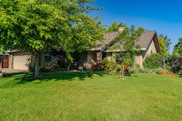 20100 Apple Dr, Lockeford, CA 95237