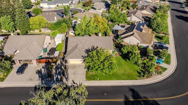 20100 Apple Dr, Lockeford, CA 95237