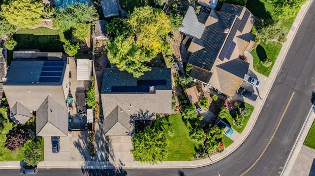 20100 Apple Dr, Lockeford, CA 95237