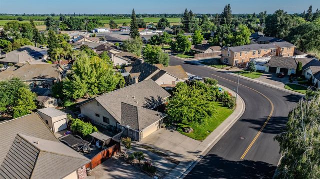 20100 Apple Dr, Lockeford, CA 95237