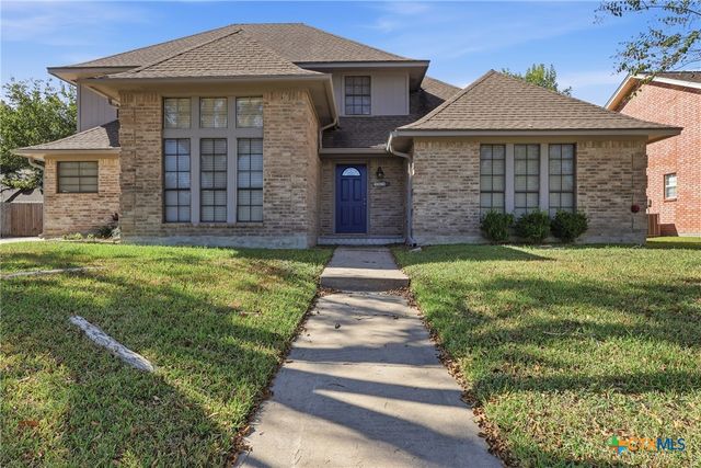 305 Windrock Drive, Victoria, TX 77904