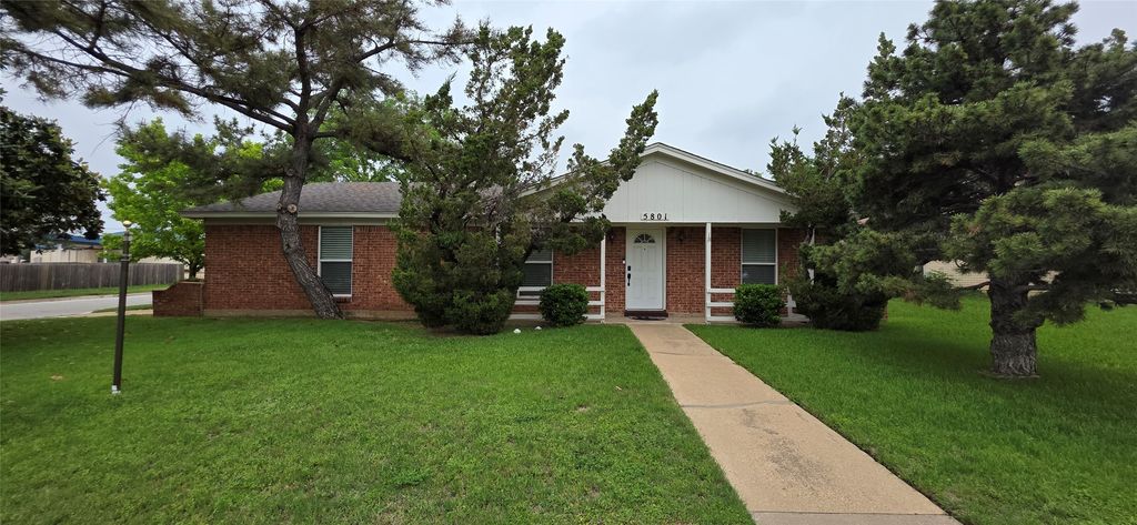 5801 Haney Drive, Watauga, TX 76148