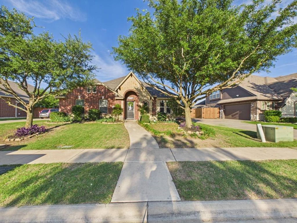 742 Mill Pond Drive, Midlothian, TX 76065