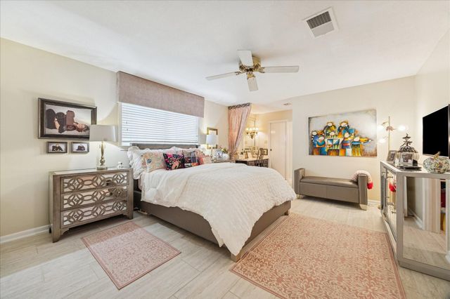 366 Champions Colony Iii, Houston, TX 77069