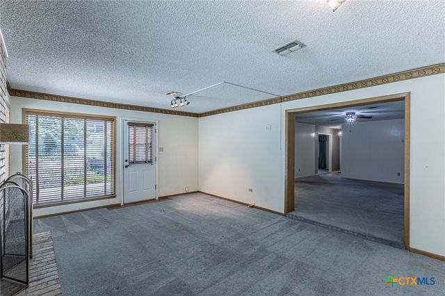 1808 N Beal Street, Belton, TX 76513