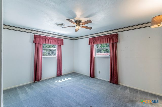 1808 N Beal Street, Belton, TX 76513