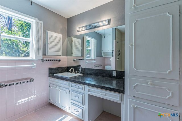 1808 N Beal Street, Belton, TX 76513