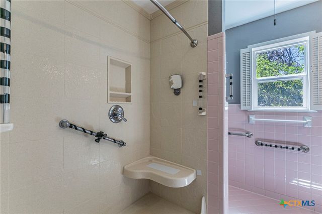 1808 N Beal Street, Belton, TX 76513