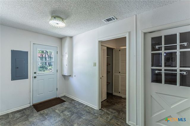 1808 N Beal Street, Belton, TX 76513