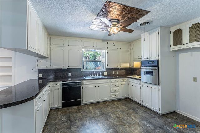 1808 N Beal Street, Belton, TX 76513