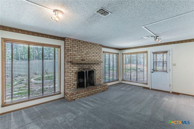 1808 N Beal Street, Belton, TX 76513