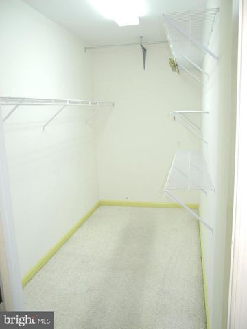 121 SOUTHERN OAK DR, Hagerstown, MD 21740