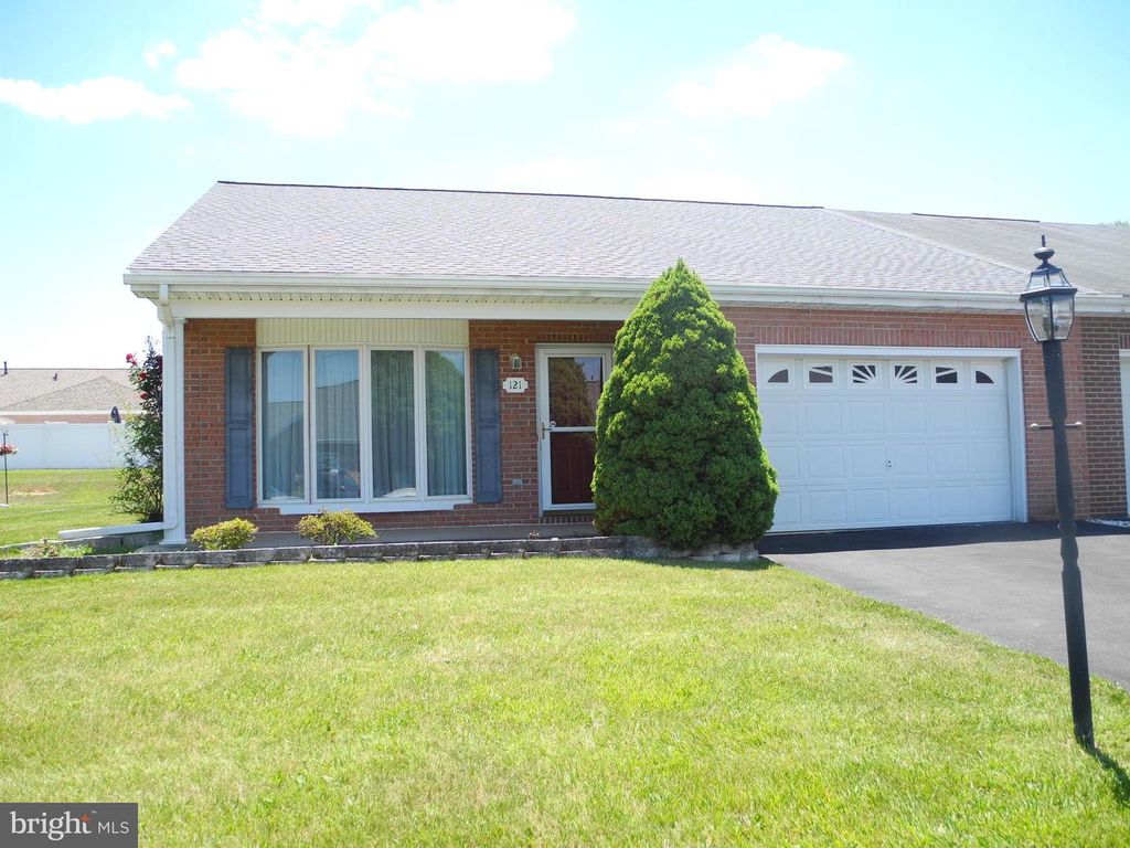 121 SOUTHERN OAK DR, Hagerstown, MD 21740