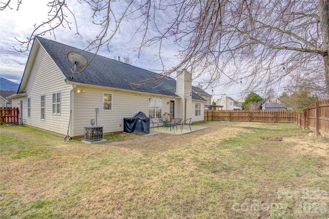 365 Running Briar Road, Fletcher, NC 28732