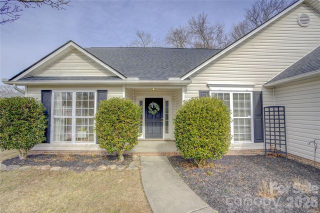 365 Running Briar Road, Fletcher, NC 28732