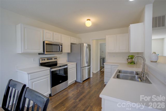 365 Running Briar Road, Fletcher, NC 28732