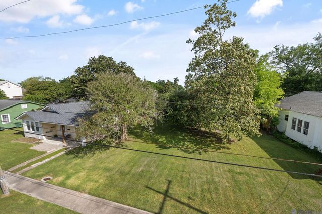 378 Courthouse St, Port Allen, LA 70767