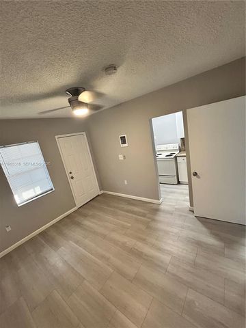 1720 NW 1st Pl 8, Miami, FL 33136