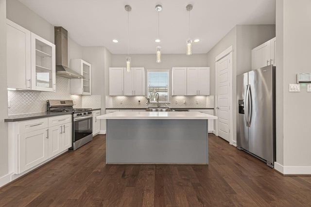 2010 Saint Charles Street, Houston, TX 77003