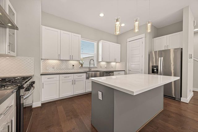 2010 Saint Charles Street, Houston, TX 77003