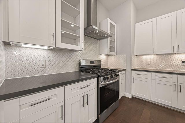 2010 Saint Charles Street, Houston, TX 77003