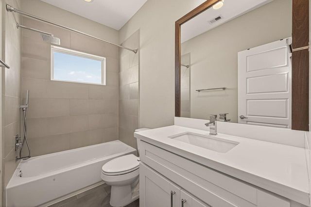 2010 Saint Charles Street, Houston, TX 77003