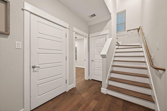 2010 Saint Charles Street, Houston, TX 77003