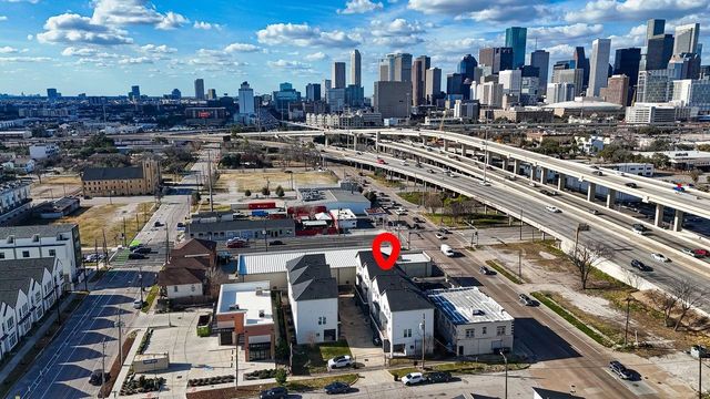 2010 Saint Charles Street, Houston, TX 77003