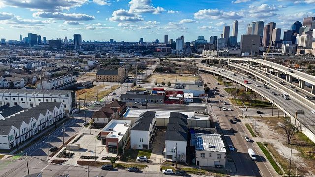 2010 Saint Charles Street, Houston, TX 77003