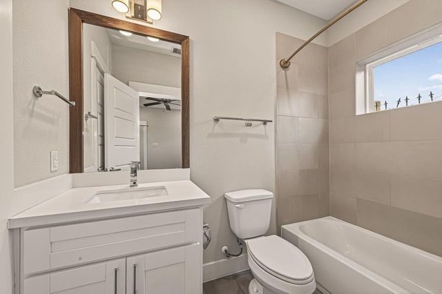 2010 Saint Charles Street, Houston, TX 77003