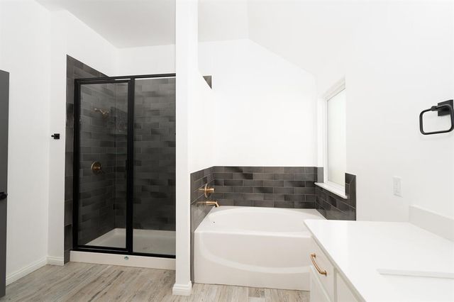 24 Carat Drive, Yukon, OK 73099