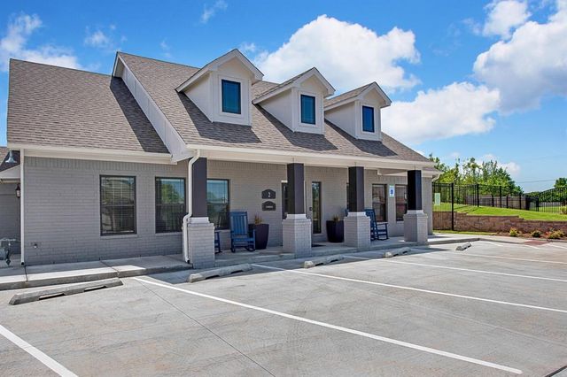 24 Carat Drive, Yukon, OK 73099