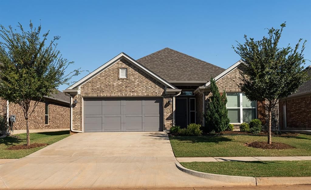 24 Carat Drive, Yukon, OK 73099