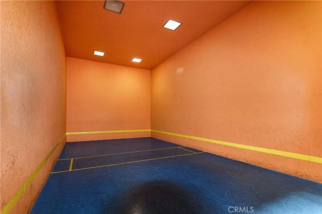 5510 Owensmouth Ave 204, Woodland Hills, CA 91367