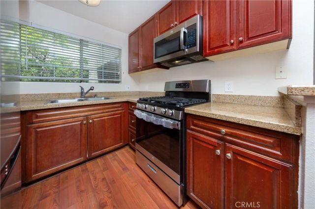5510 Owensmouth Ave 204, Woodland Hills, CA 91367