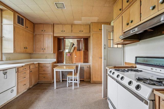 7027 Belmont LANE, Fox Point, WI 53217