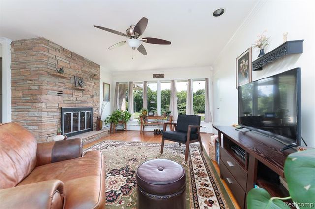 18999 Weller Road, Gregory, MI 48137