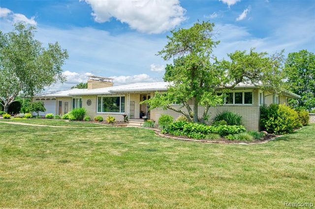 18999 Weller Road, Gregory, MI 48137