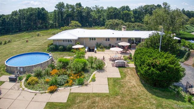 18999 Weller Road, Gregory, MI 48137