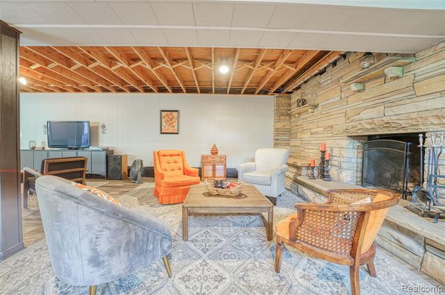 18999 Weller Road, Gregory, MI 48137