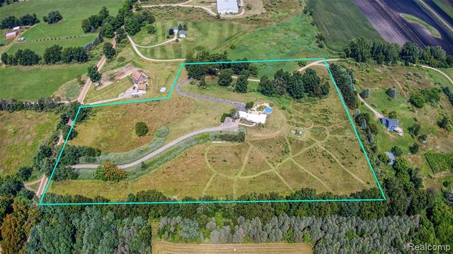 18999 Weller Road, Gregory, MI 48137