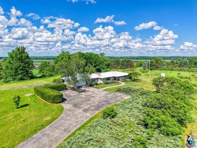 18999 Weller Road, Gregory, MI 48137