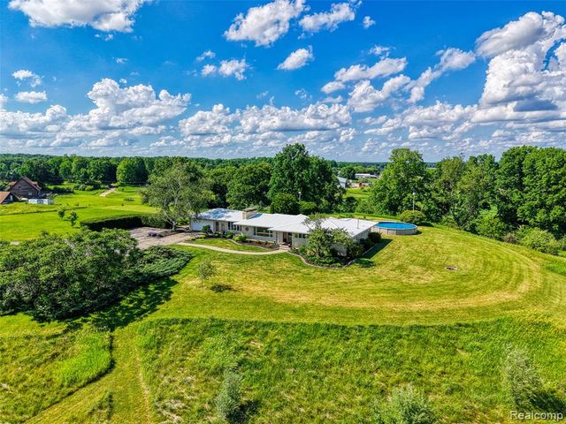 18999 Weller Road, Gregory, MI 48137