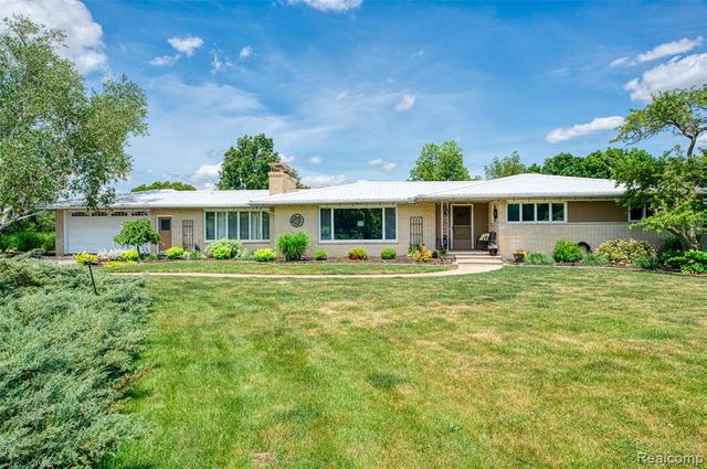 18999 Weller Road, Gregory, MI 48137